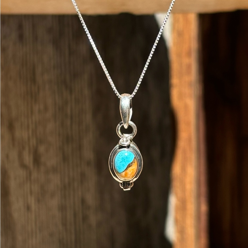 SOLD Spiny Oyster, Turquoise Poison Necklace - Picture 8 of 14